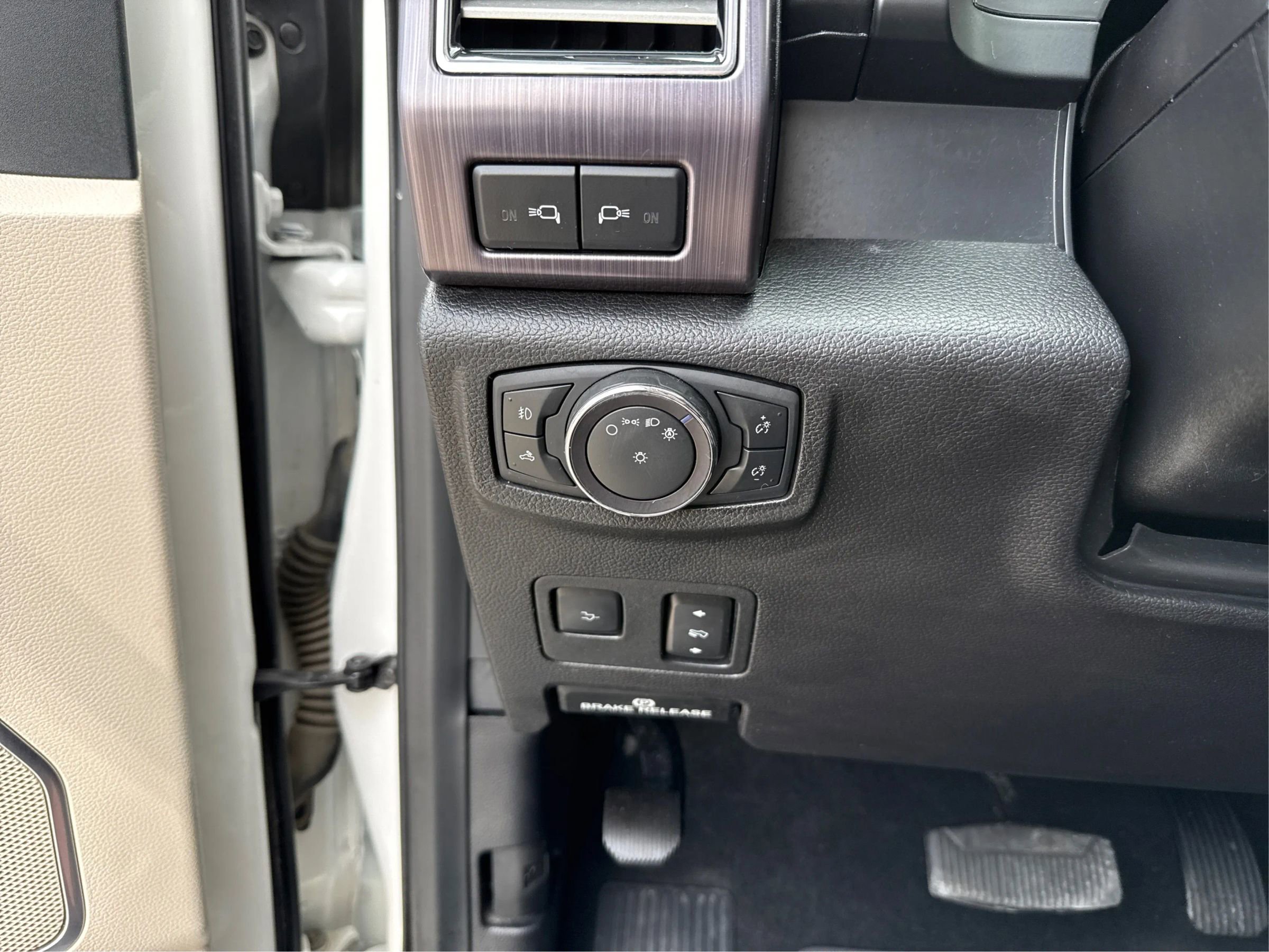 Used 2020 Ford F250 Limited AWD/4WD image 19