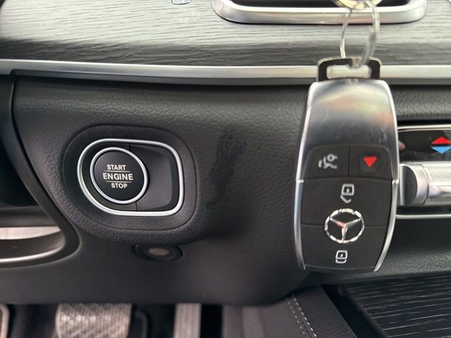 Used 2025 Mercedes-Benz GLE 450e 4MATIC w/ Winter Package image 40