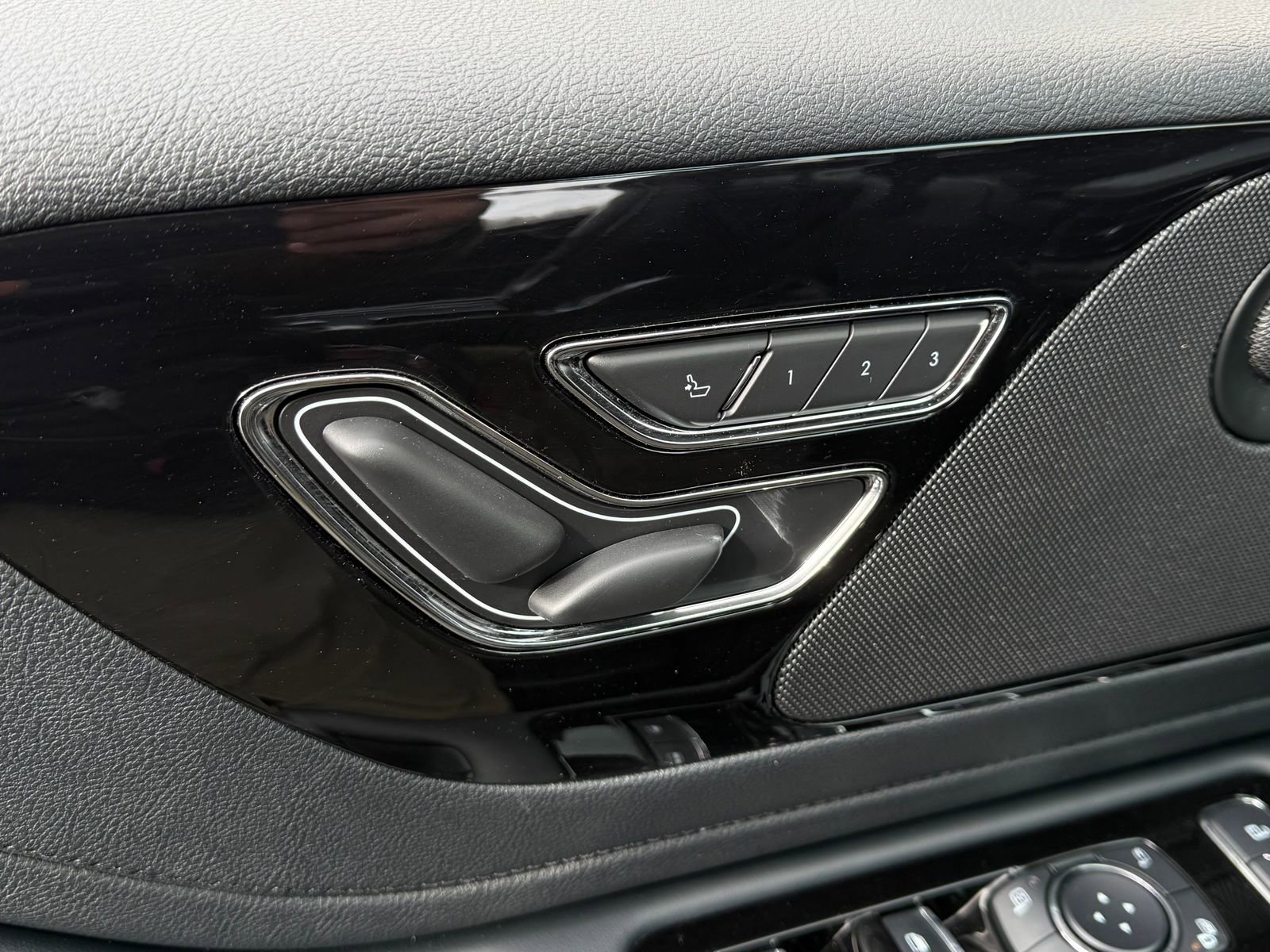 New 2026 Lincoln Aviator AWD image 37