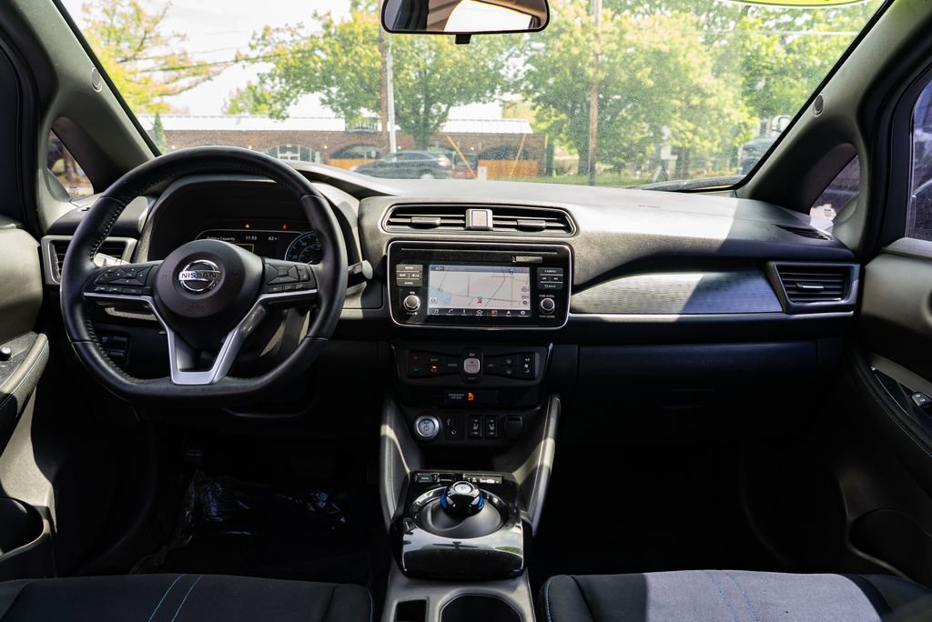 Used 2018 Nissan Leaf SV w/ SV All Weather Package FWD image 9