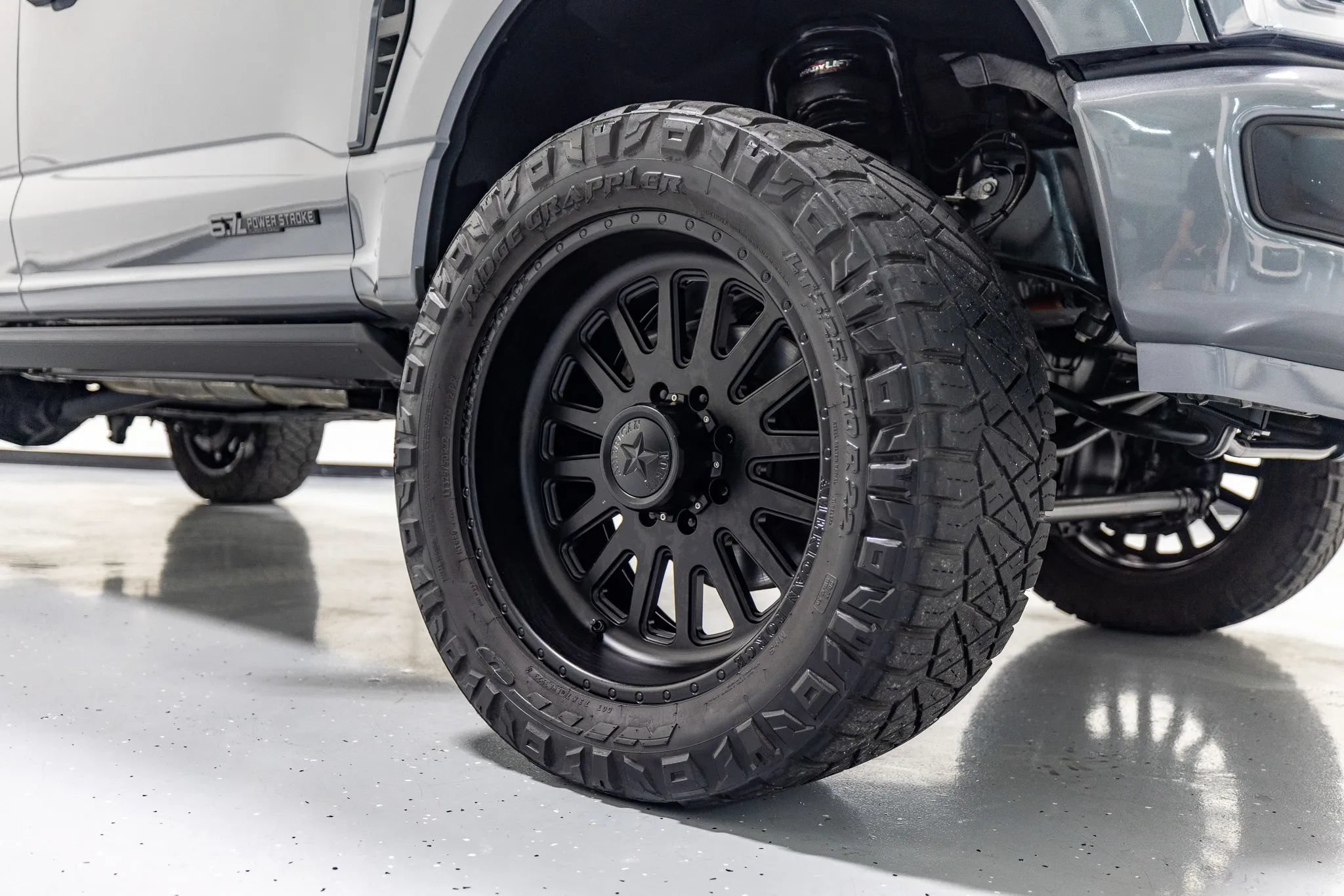 Used 2024 Ford F250 Platinum AWD/4WD image 31