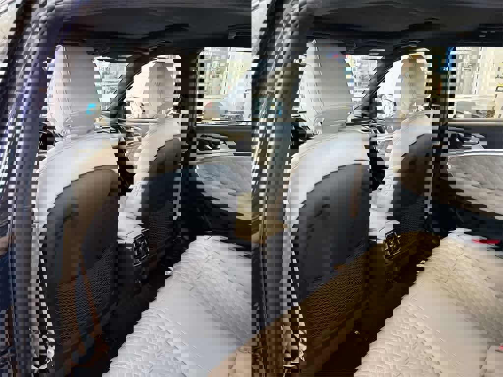 Used 2023 Genesis G70 3.3T w/ Sport Prestige Package image 17