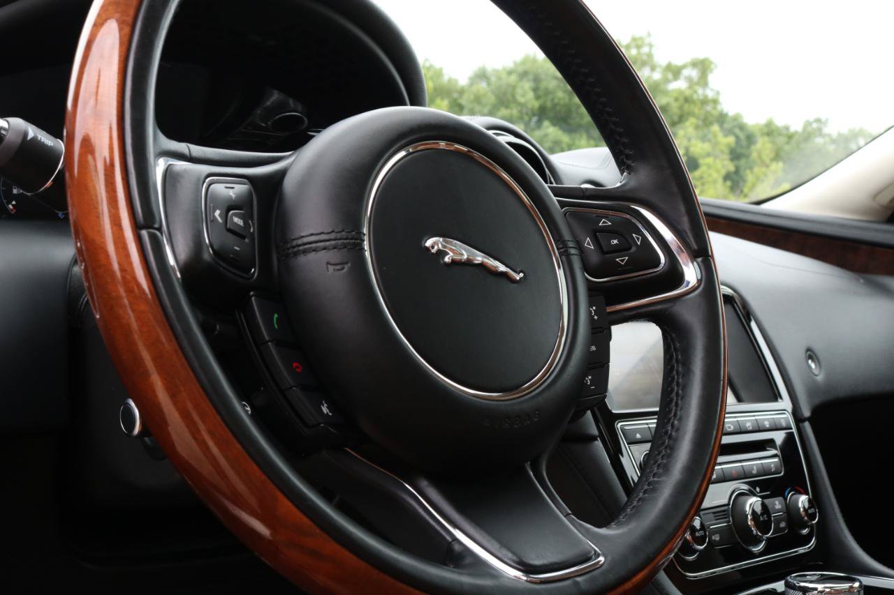 Used 2017 Jaguar XJ R-Sport AWD/4WD image 29