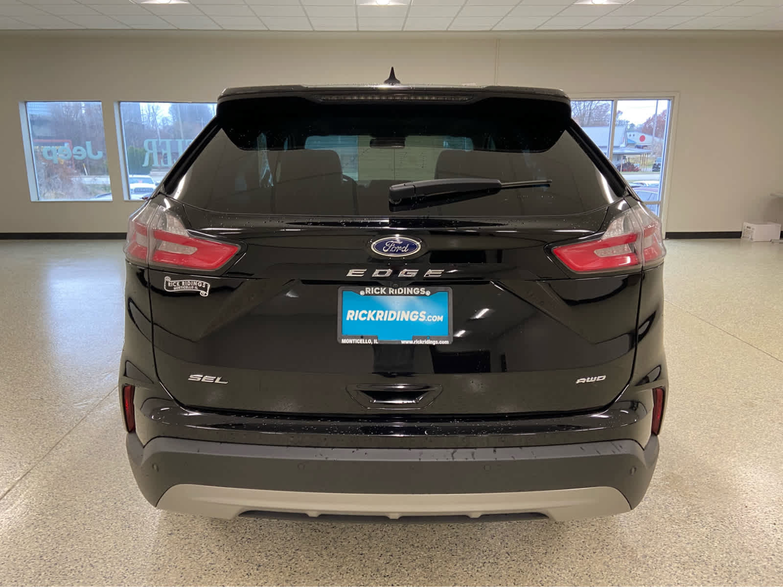 Used 2024 Ford Edge SEL w/ Convenience Package image 7