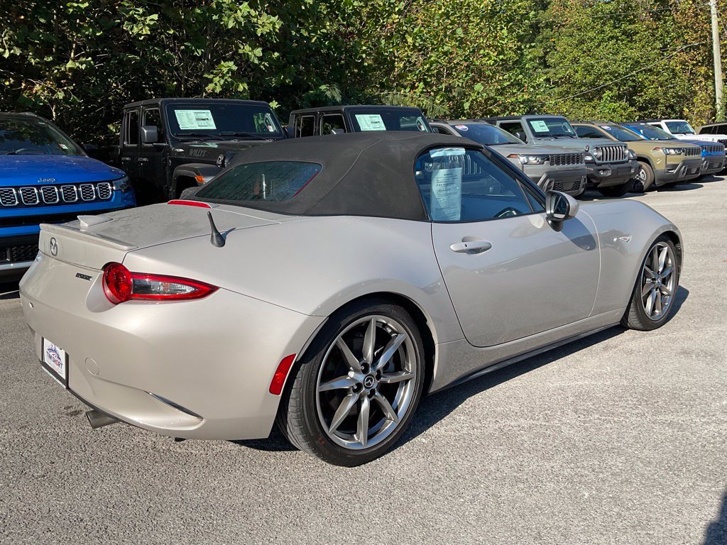 Used 2023 MAZDA MX-5 Miata Grand Touring RWD image 6