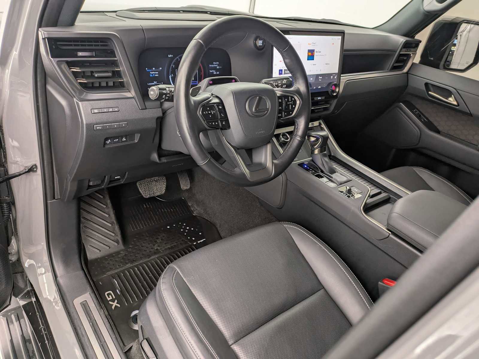 Used 2024 Lexus GX 550 w/ Cold Area Package AWD/4WD image 2
