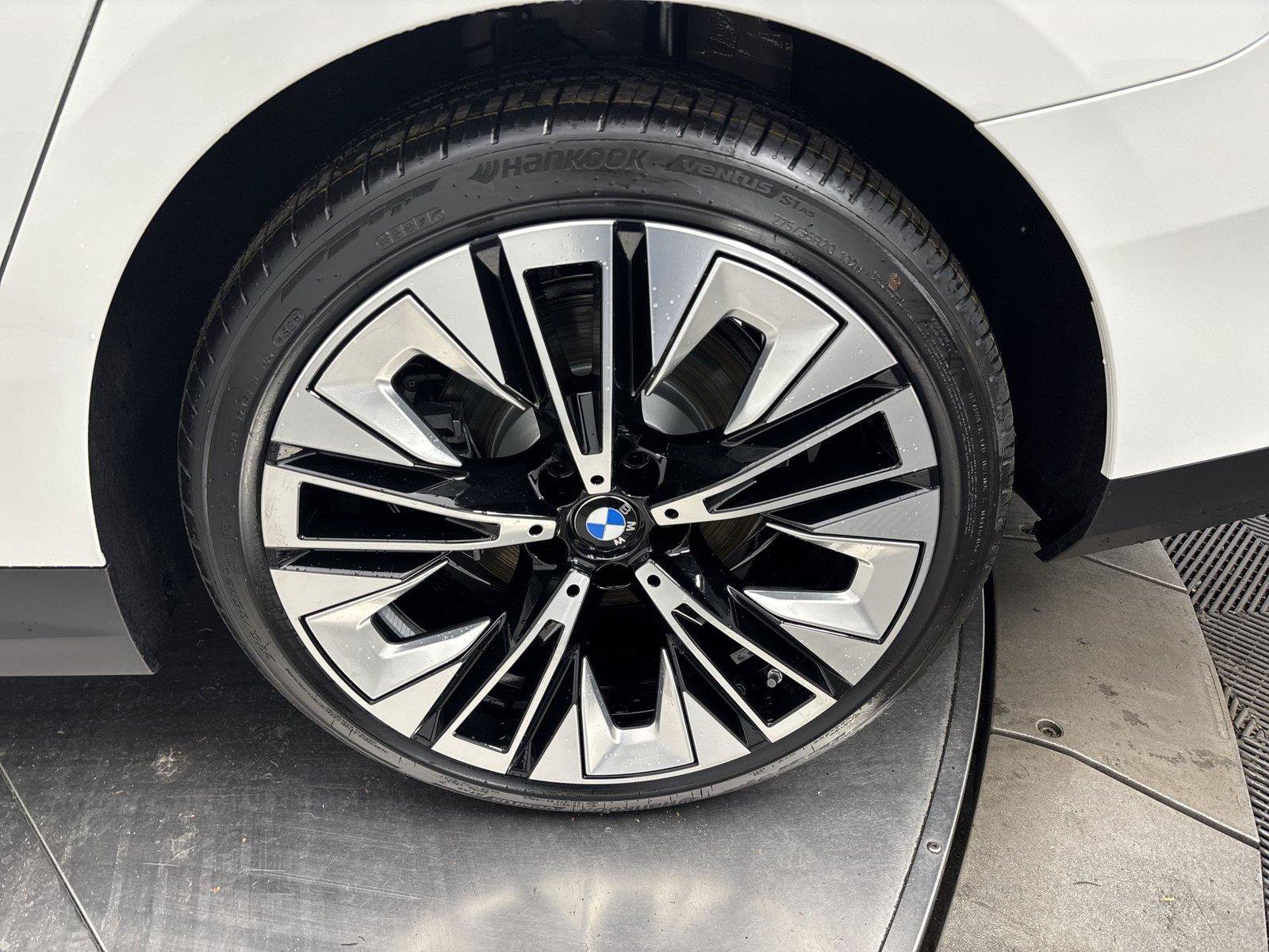 New 2027 BMW 530i xDrive w/ Premium Package AWD/4WD image 27