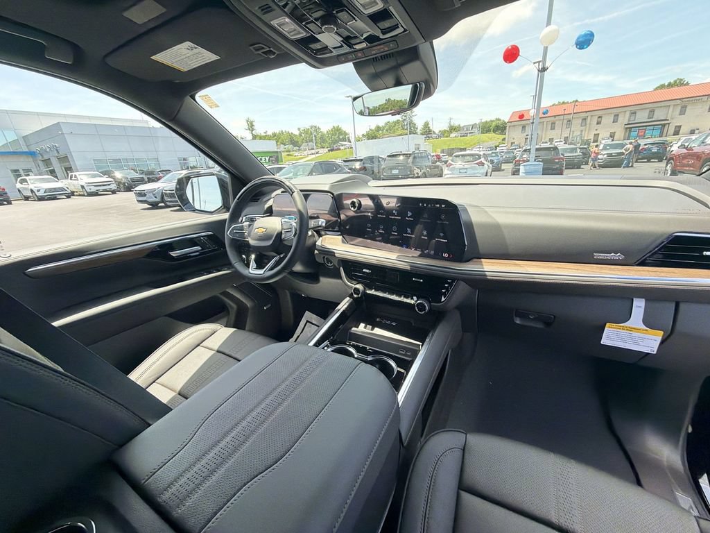 New 2026 Chevrolet Suburban High Country AWD/4WD image 10
