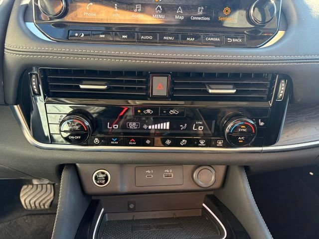 Used 2022 Nissan Rogue Platinum w/ Head-Up Display Package image 16