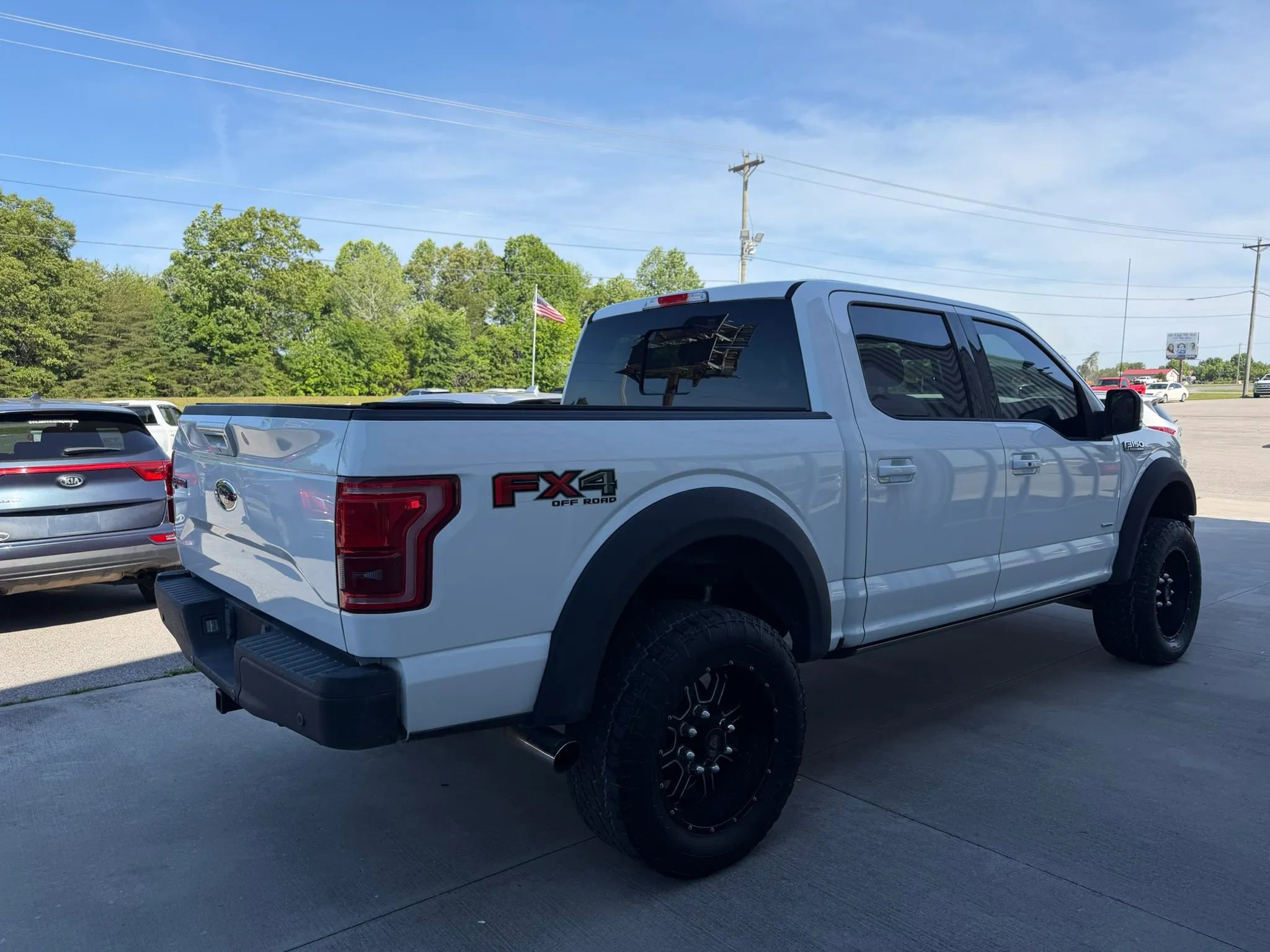 Used 2015 Ford F150 Lariat w/ Equipment Group 502A Luxury AWD/4WD image 34