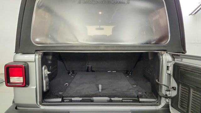 Used 2018 Jeep Wrangler Unlimited Sport S AWD/4WD image 30