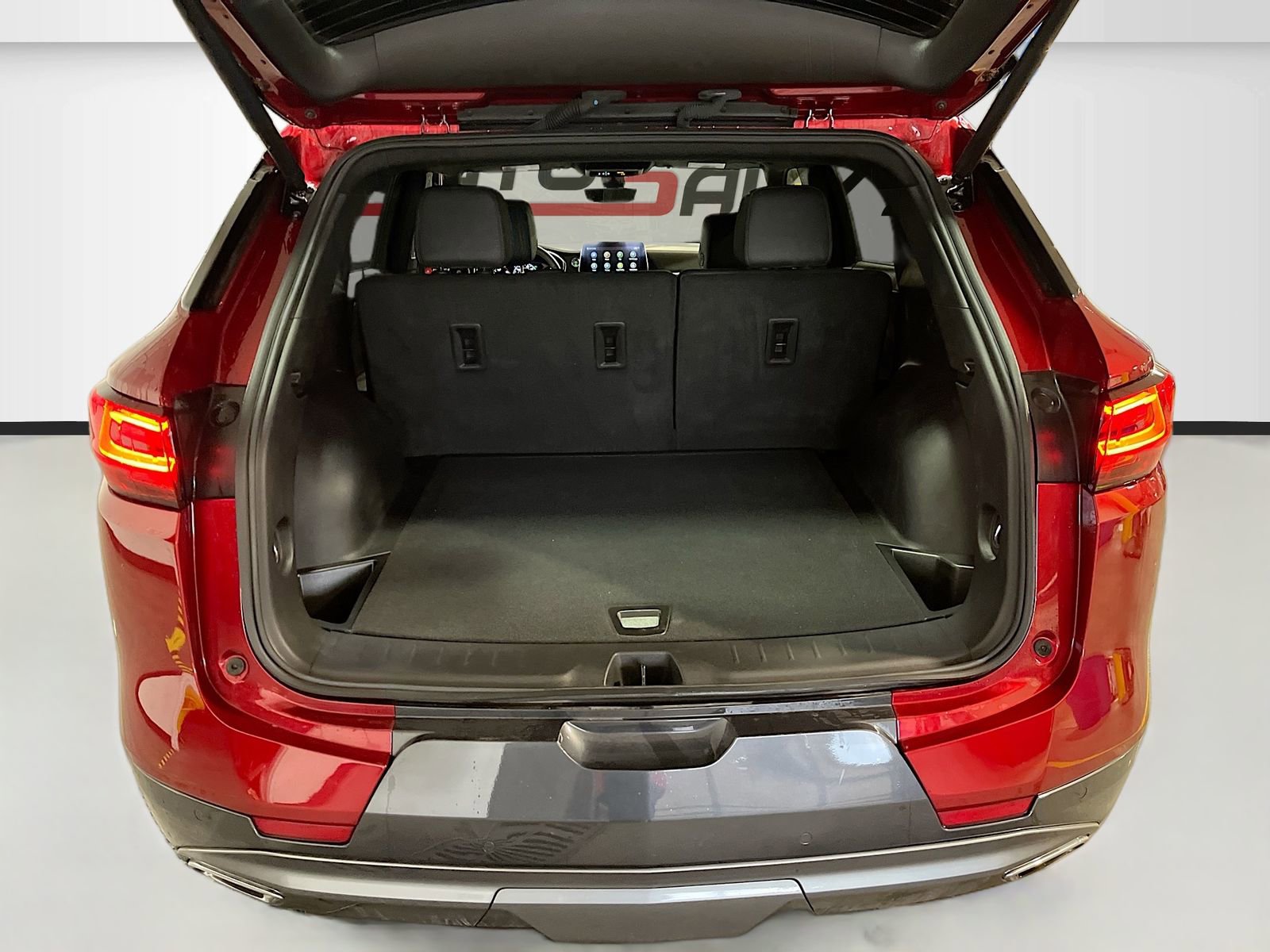 Used 2025 Chevrolet Blazer Premier w/ Driver Confidence II Package image 27