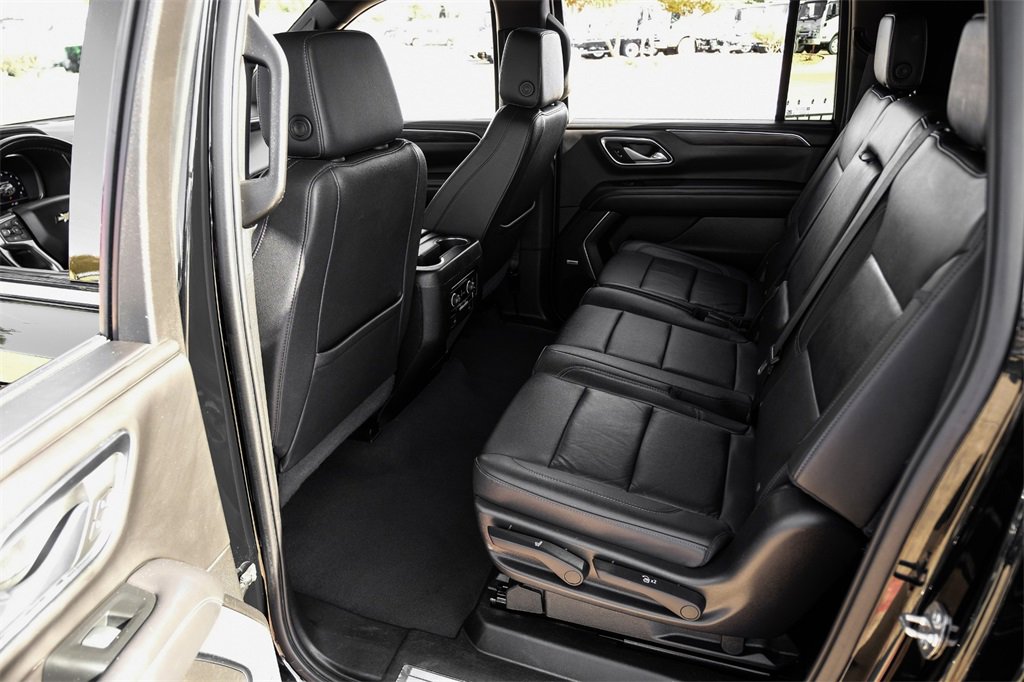 Used 2022 Chevrolet Suburban LT image 39