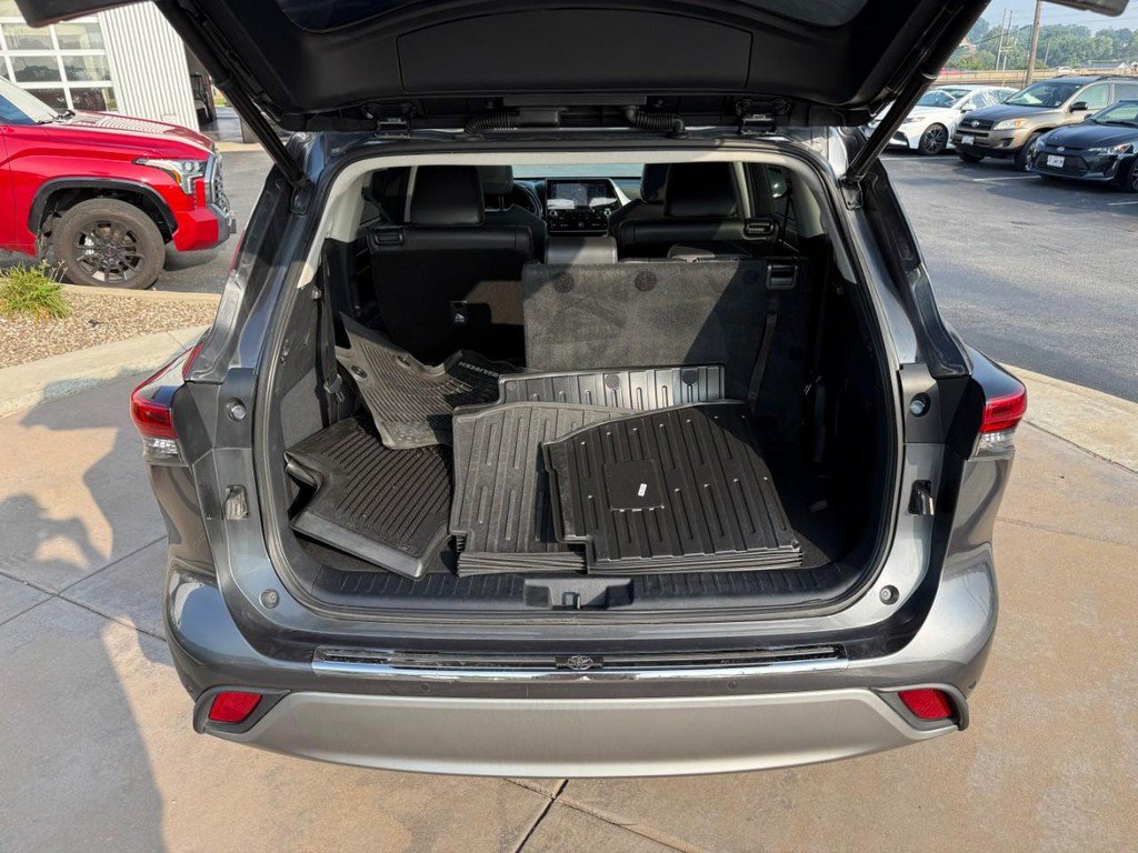 Certified 2020 Toyota Highlander Platinum AWD/4WD image 8
