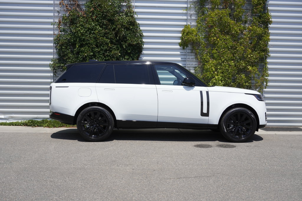 New 2026 Land Rover Range Rover Long Wheelbase SE AWD/4WD image 7