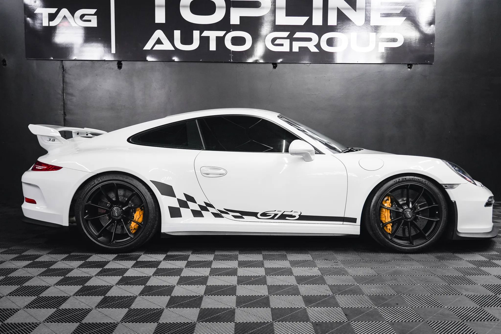 Used 2015 Porsche 911 GT3 RWD image 17