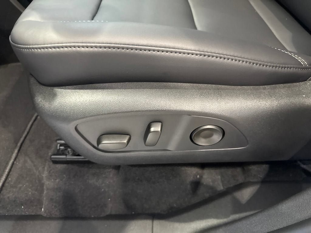 New 2026 GMC Acadia Elevation w/ Elevation Premium Package AWD/4WD image 26