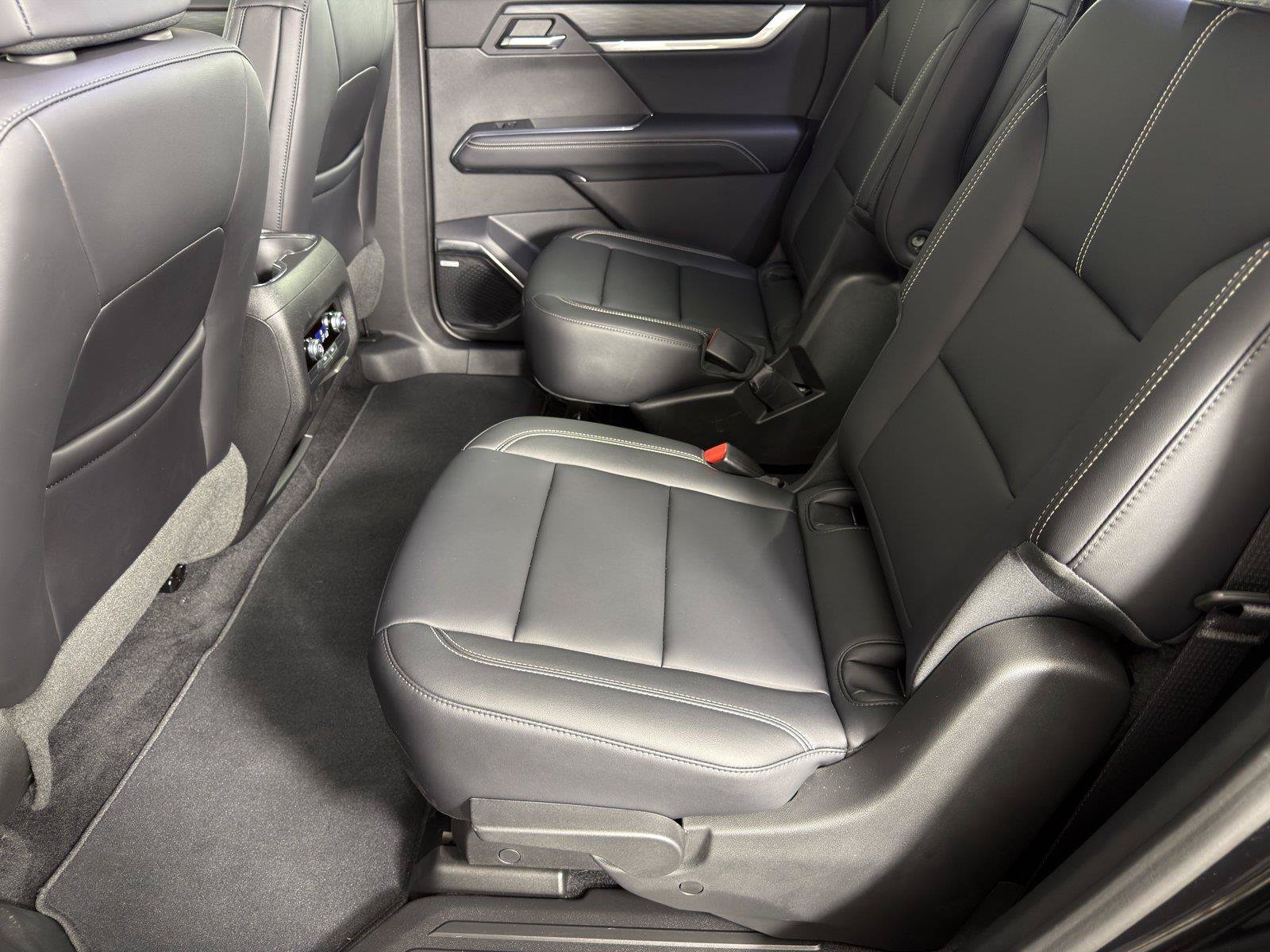 New 2026 GMC Acadia Elevation w/ Elevation Premium Package FWD image 20