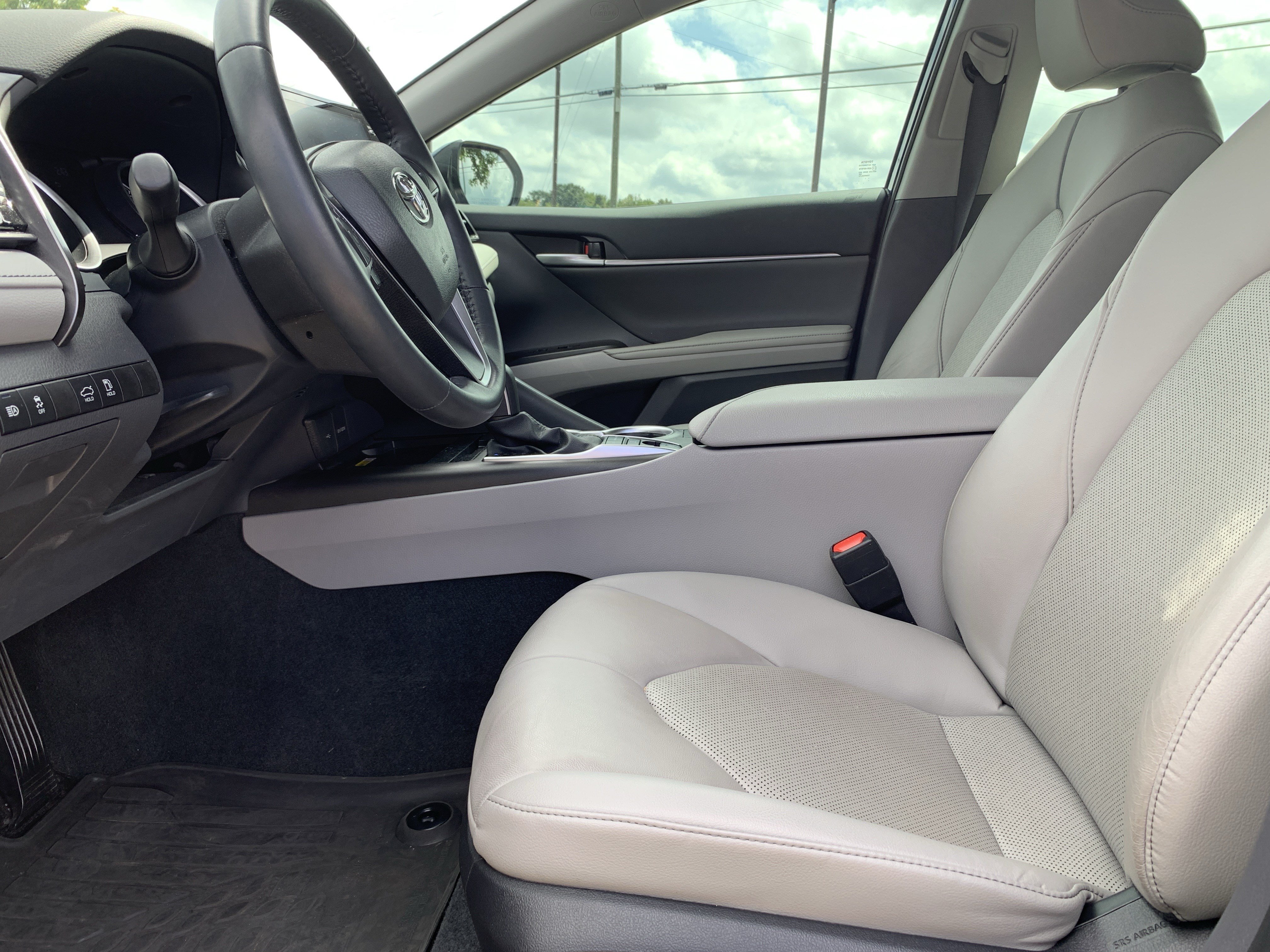 Used 2024 Toyota Camry XLE FWD image 16