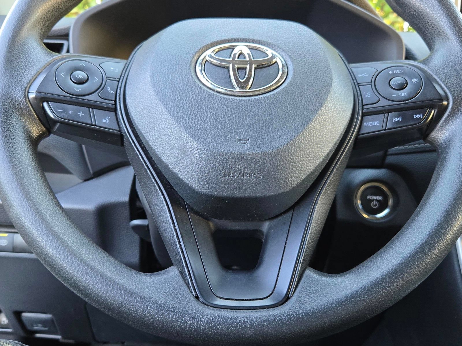 Used 2025 Toyota RAV4 XLE AWD/4WD image 25