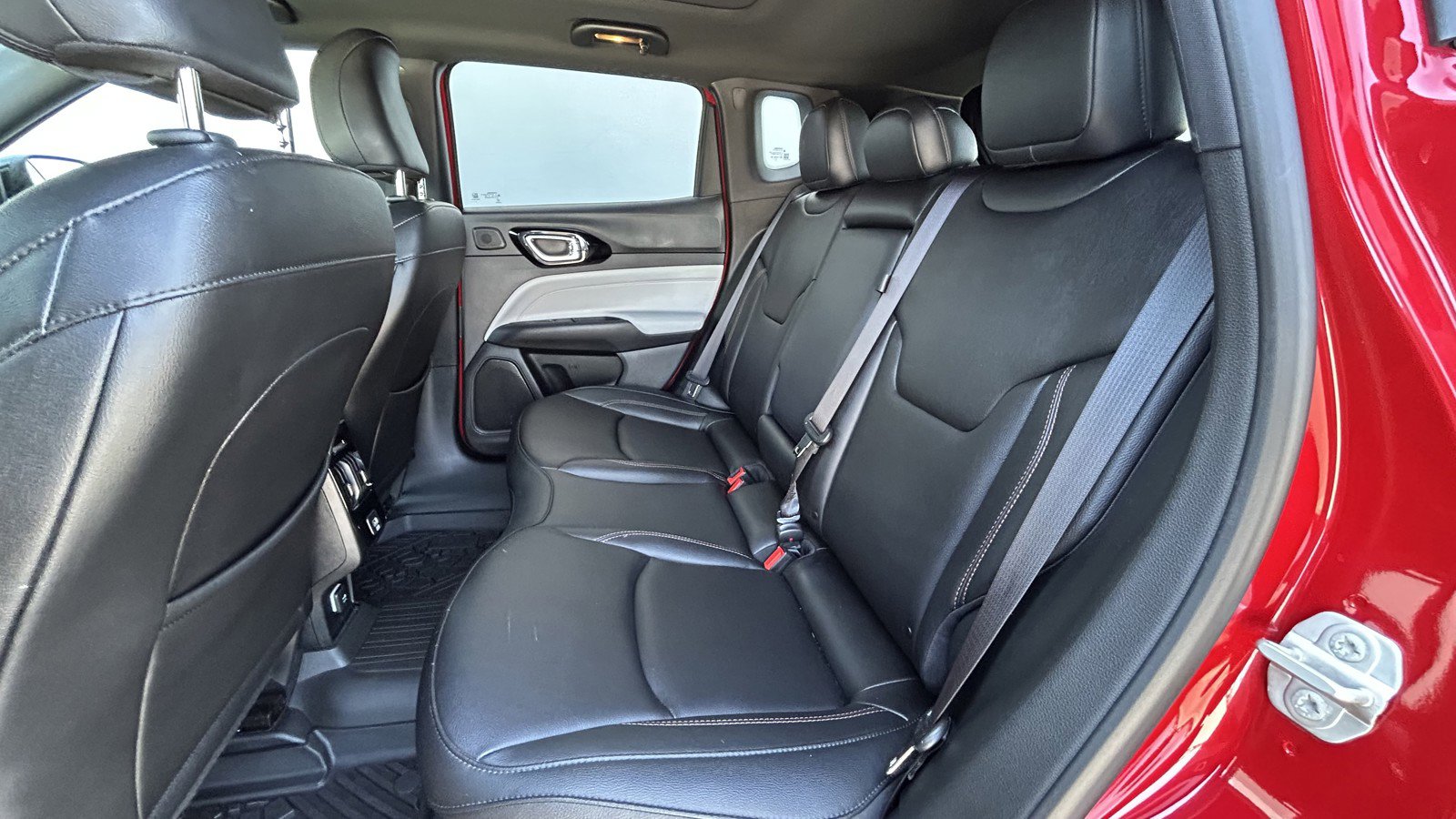 Used 2024 Jeep Compass Limited w/ Sun and Sound Group AWD/4WD image 12