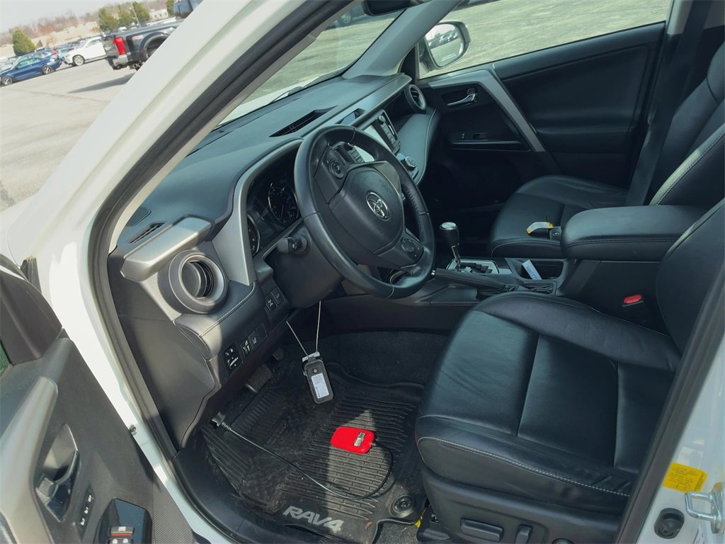 Used 2016 Toyota RAV4 Limited image 8