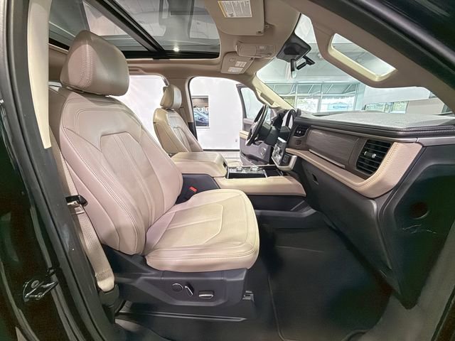 Used 2024 Ford Expedition Max Limited image 12