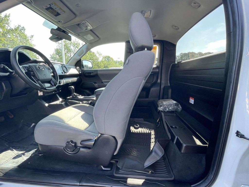 Used 2022 Toyota Tacoma SR RWD image 12
