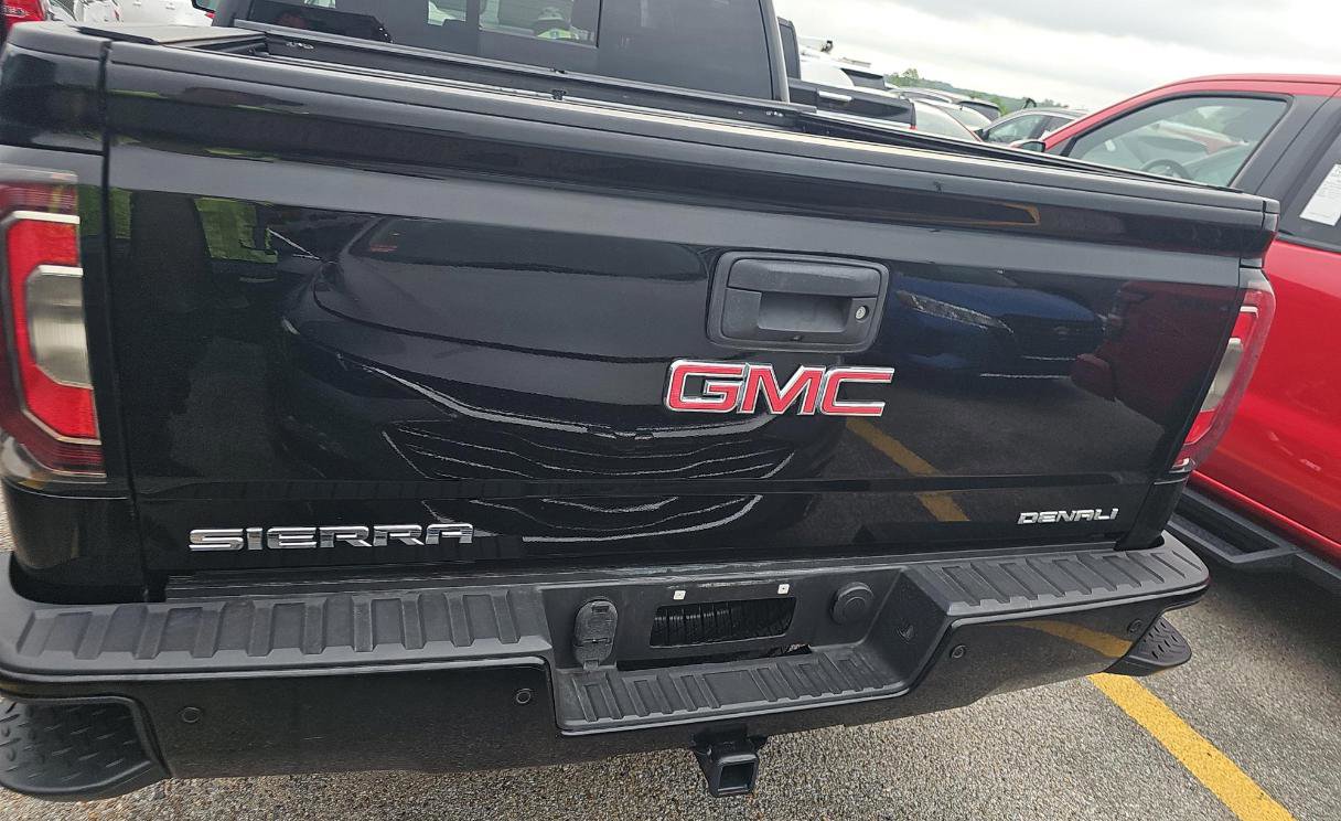 Used 2017 GMC Sierra 1500 Denali w/ Denali Ultimate Package AWD/4WD image 16