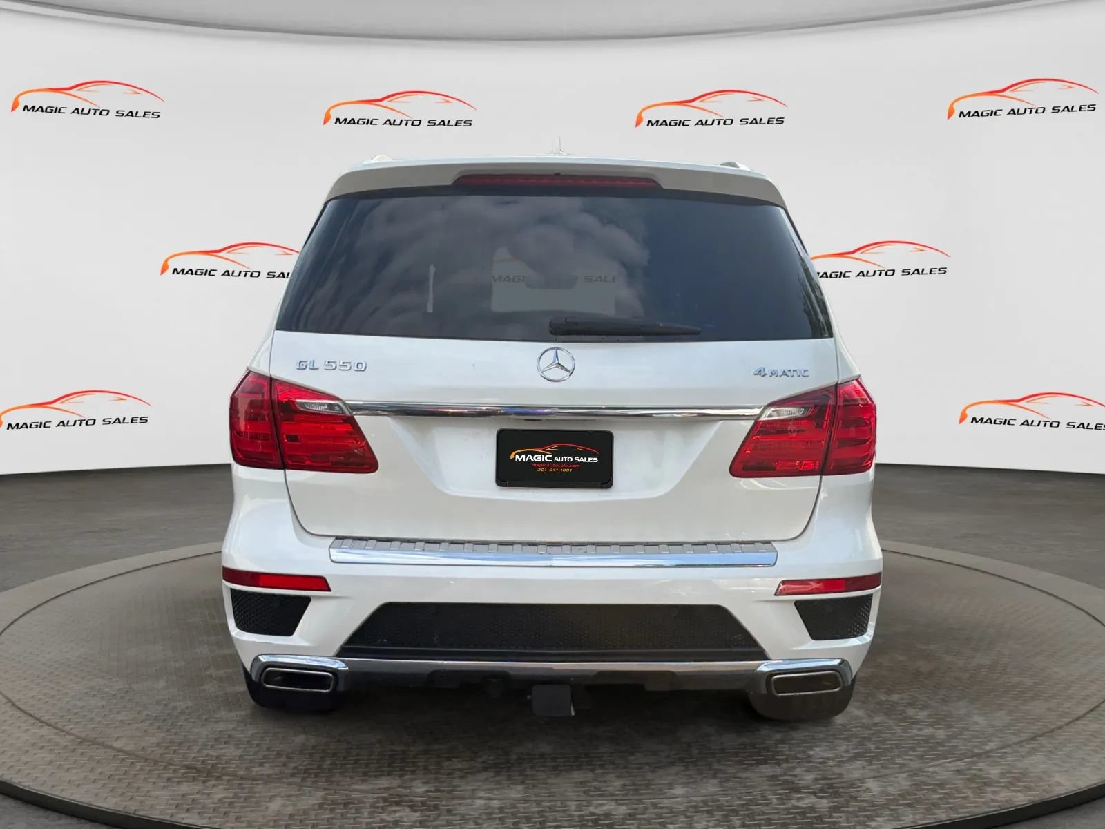 Used 2016 Mercedes-Benz GL 550 4MATIC image 9