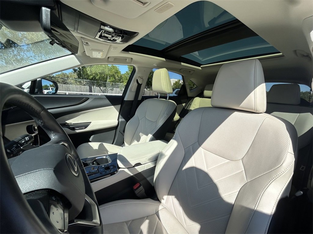 Used 2025 Lexus NX 300h AWD w/ Luxury Package image 13