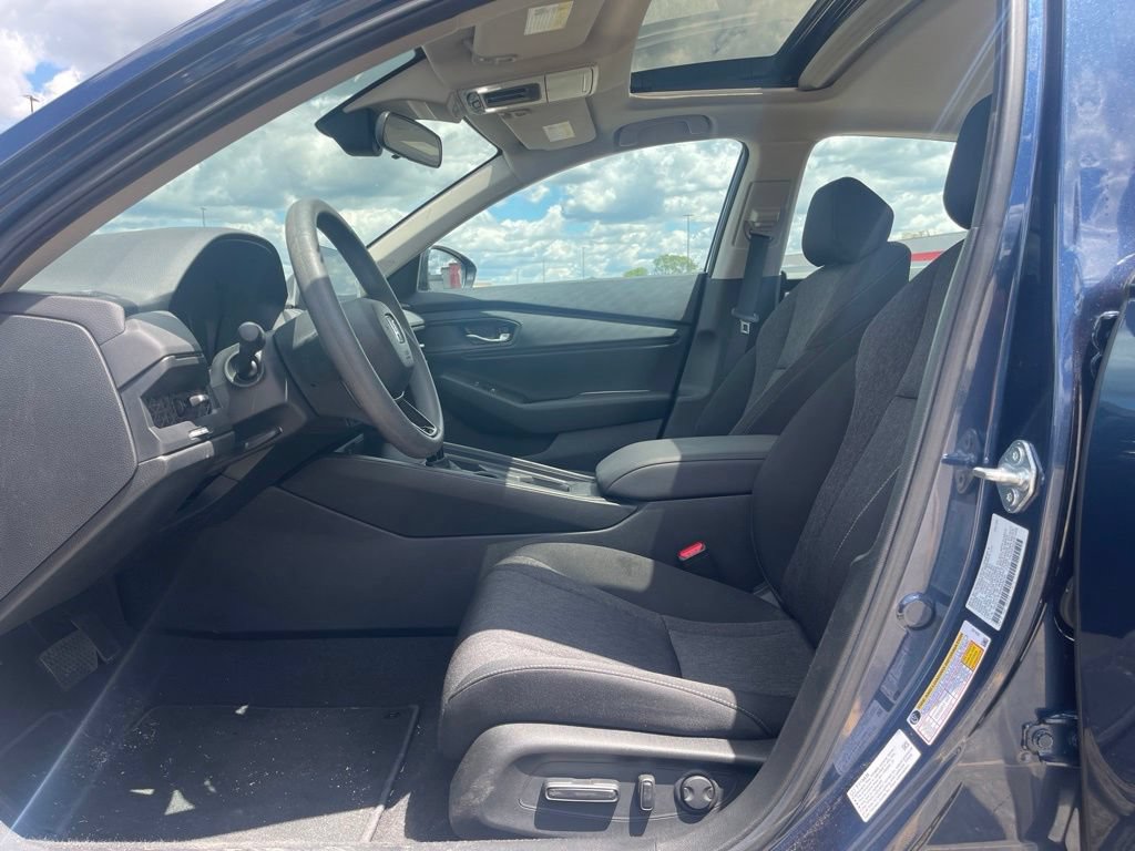 Used 2025 Honda Accord SE image 11
