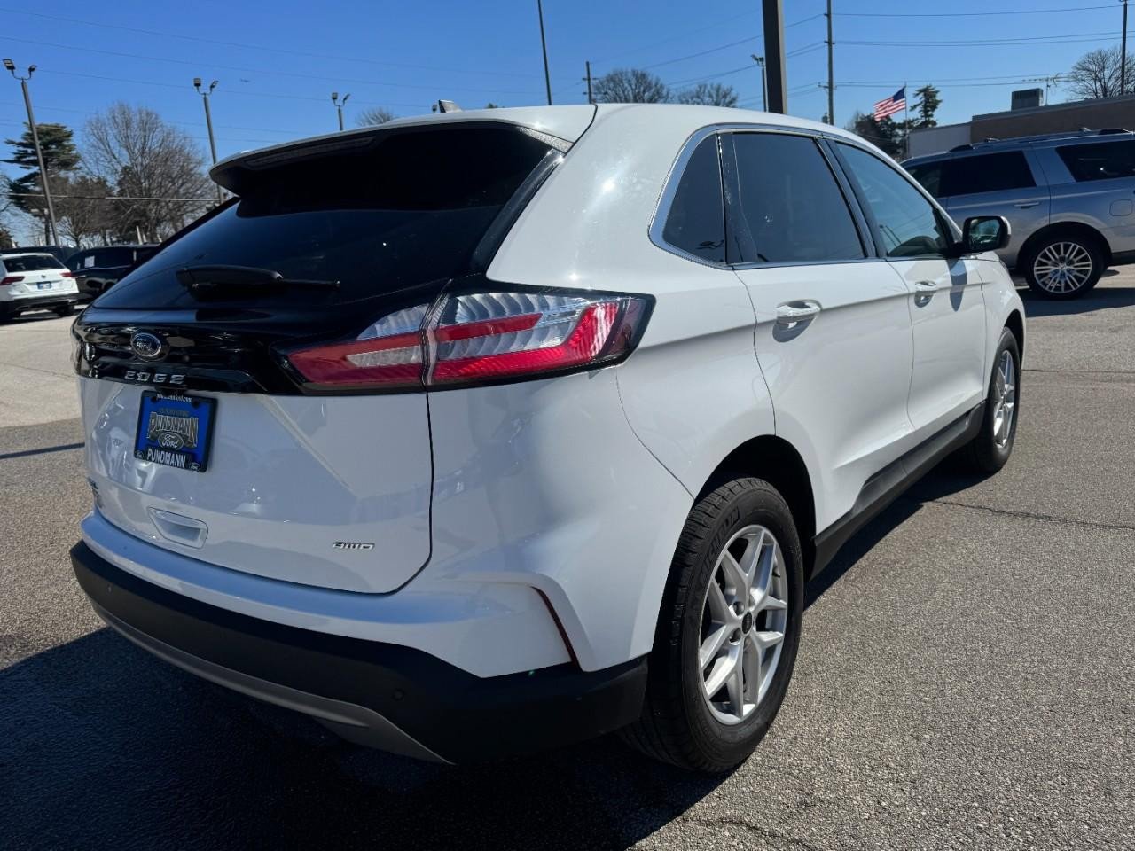 Certified 2024 Ford Edge SEL image 3