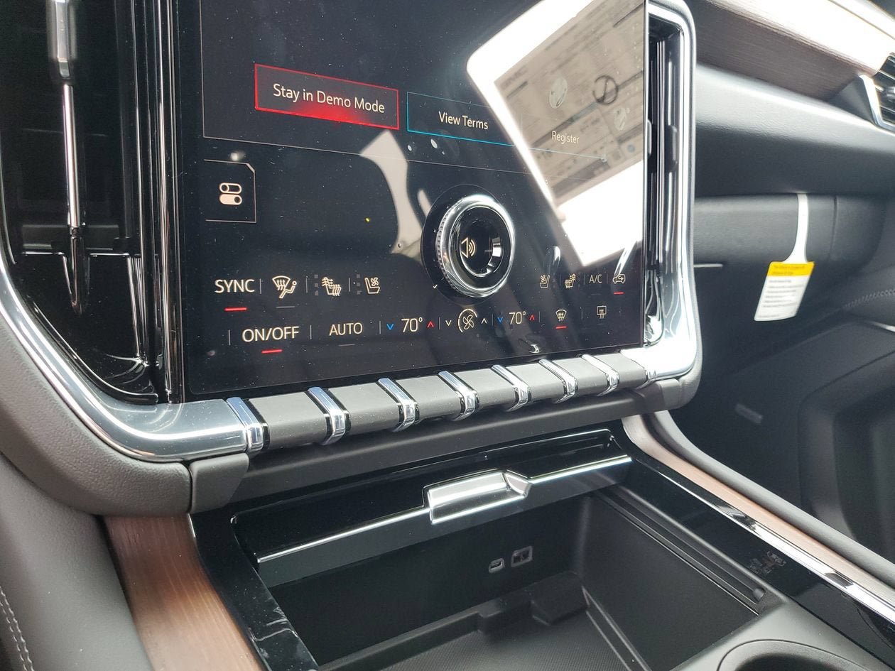 New 2026 GMC Yukon XL Denali w/ Sun & Power Step Package AWD/4WD image 23