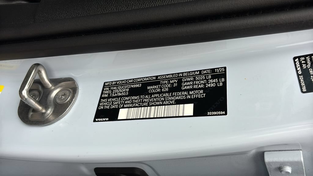 Used 2026 Volvo XC40 B5 Plus AWD/4WD image 33