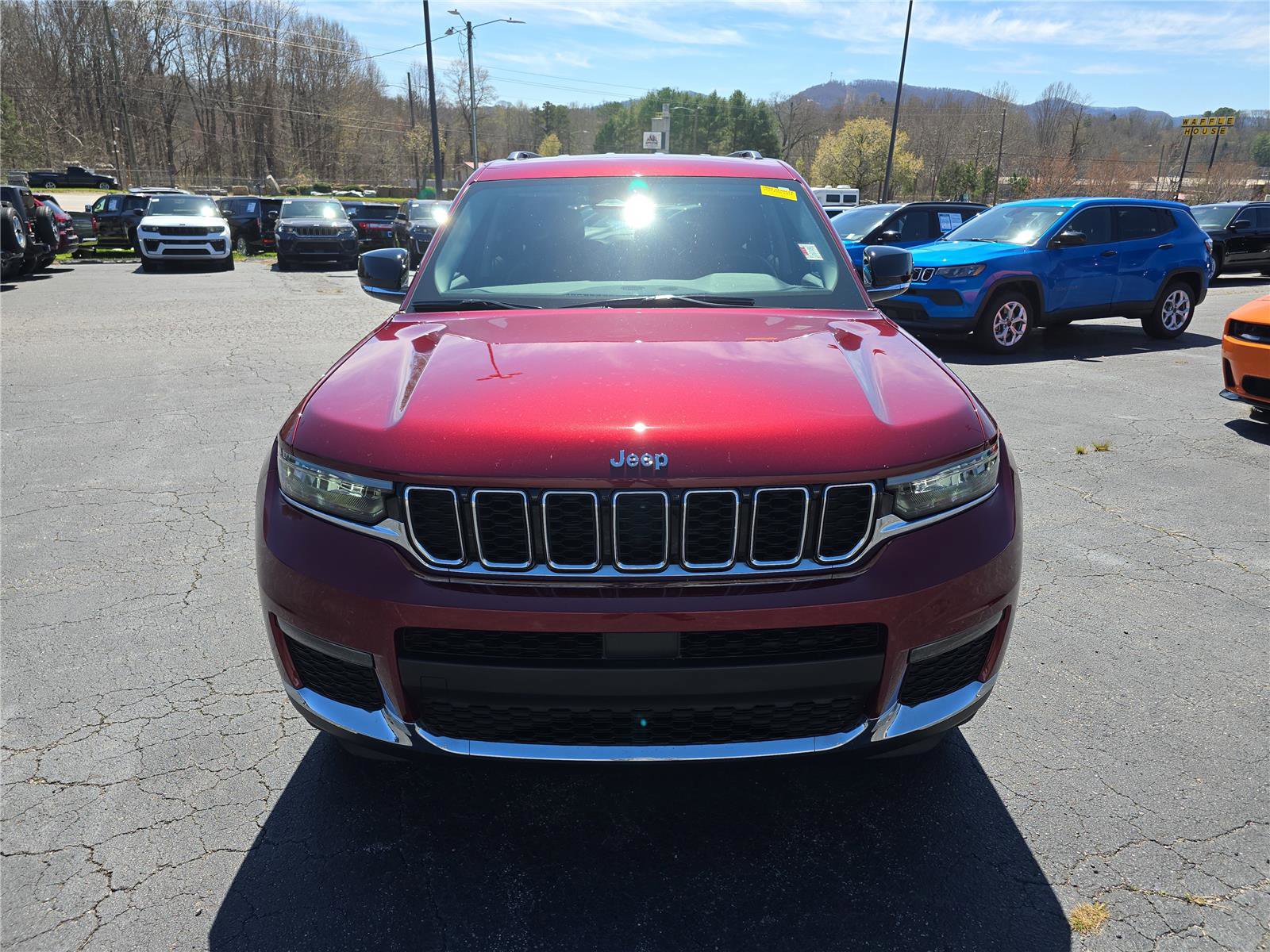 Used 2022 Jeep Grand Cherokee L Limited image 9