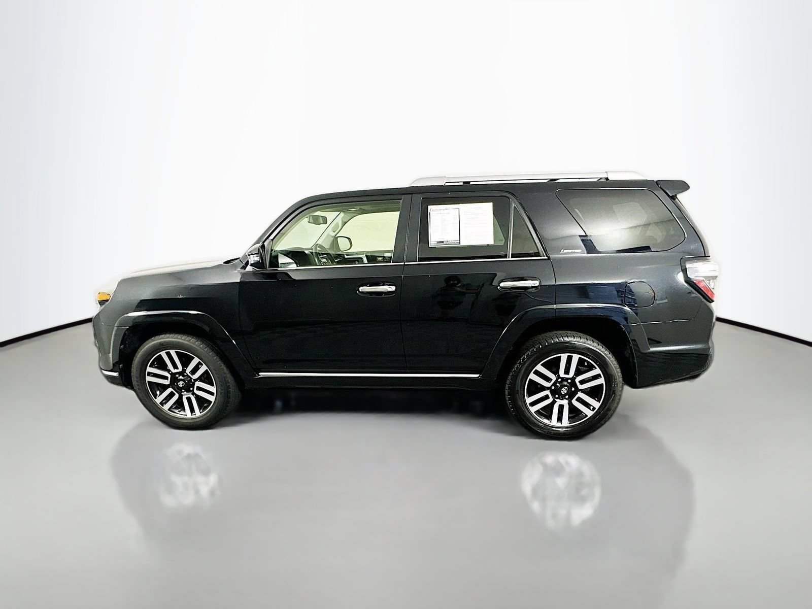 Used 2019 Toyota 4Runner Limited AWD/4WD image 4
