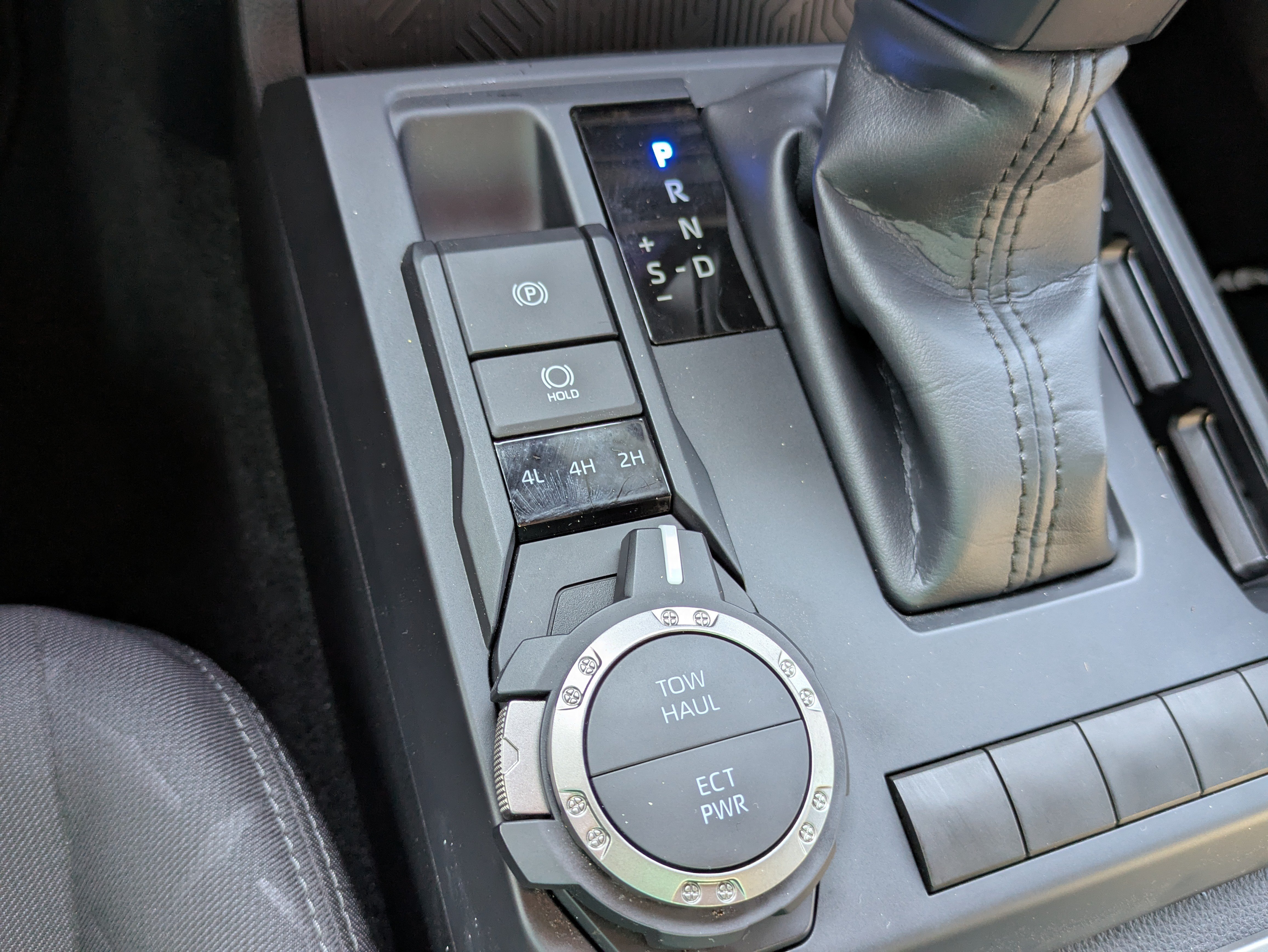 Certified 2025 Toyota Tacoma SR5 AWD/4WD image 16