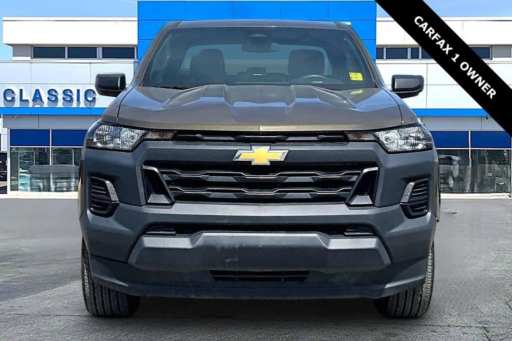 Used 2024 Chevrolet Colorado W/T image 2