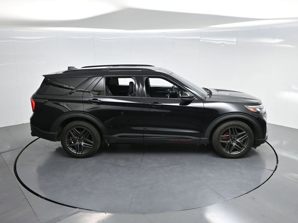 Used 2025 Ford Explorer ST image 44