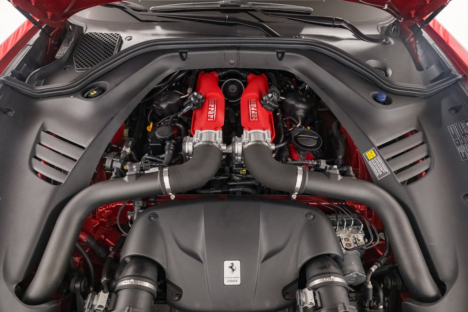 Used 2015 Ferrari California T RWD image 61