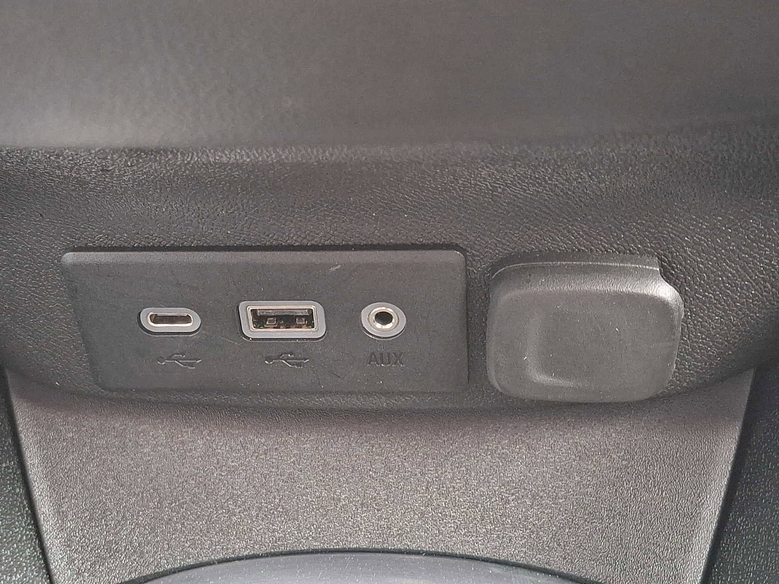 Used 2020 Chevrolet Malibu LT w/ Midnight Edition image 25