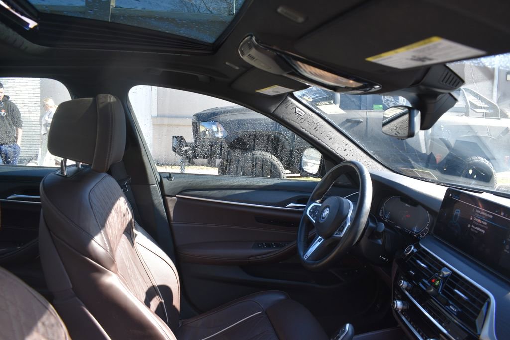 Used 2023 BMW 530e xDrive w/ Premium Package image 21