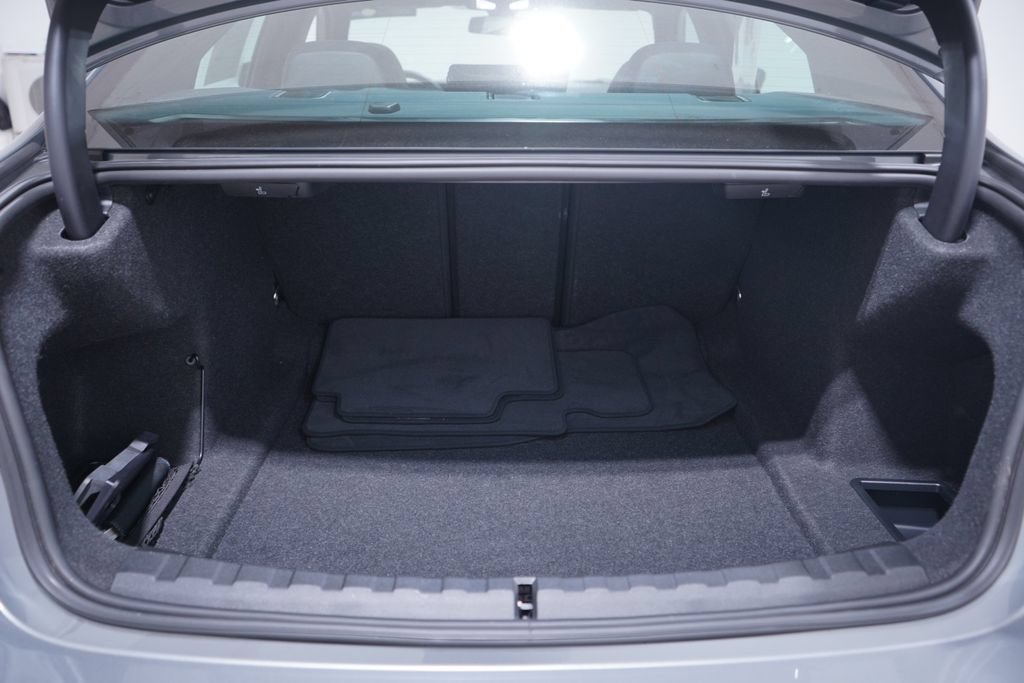 Used 2024 BMW 330i Sedan w/ Convenience Package RWD image 23