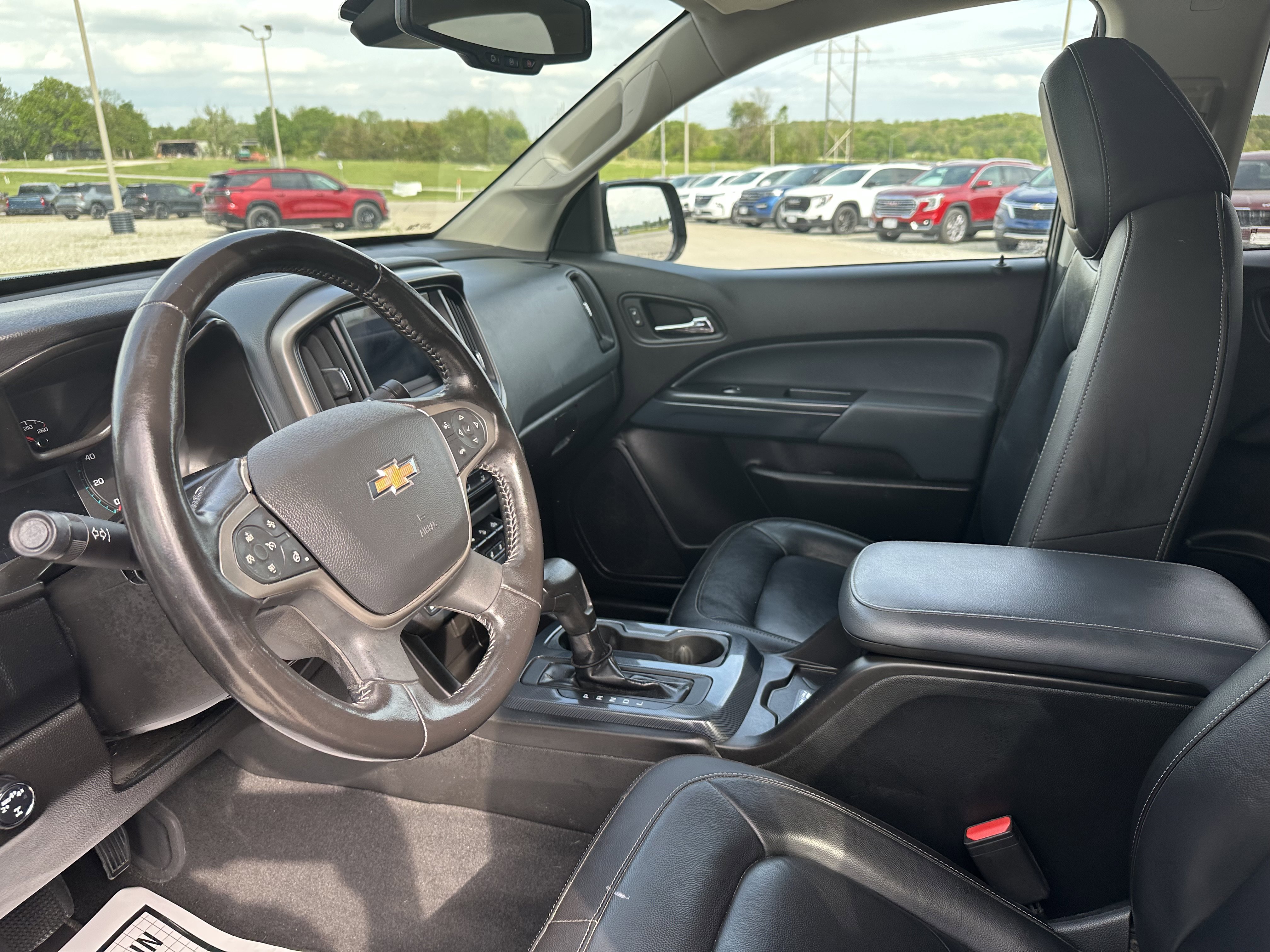 Used 2021 Chevrolet Colorado Z71 w/ Safety Package AWD/4WD image 23