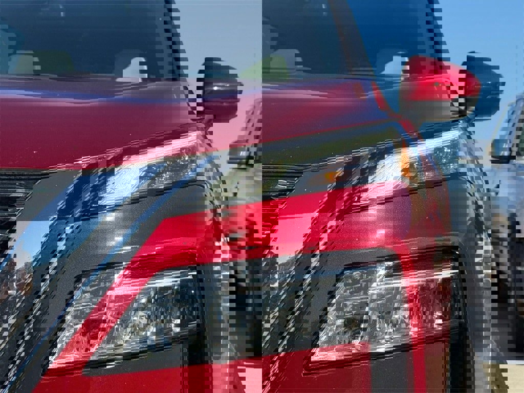 Used 2023 Nissan Rogue SV w/ SV Premium Package image 3