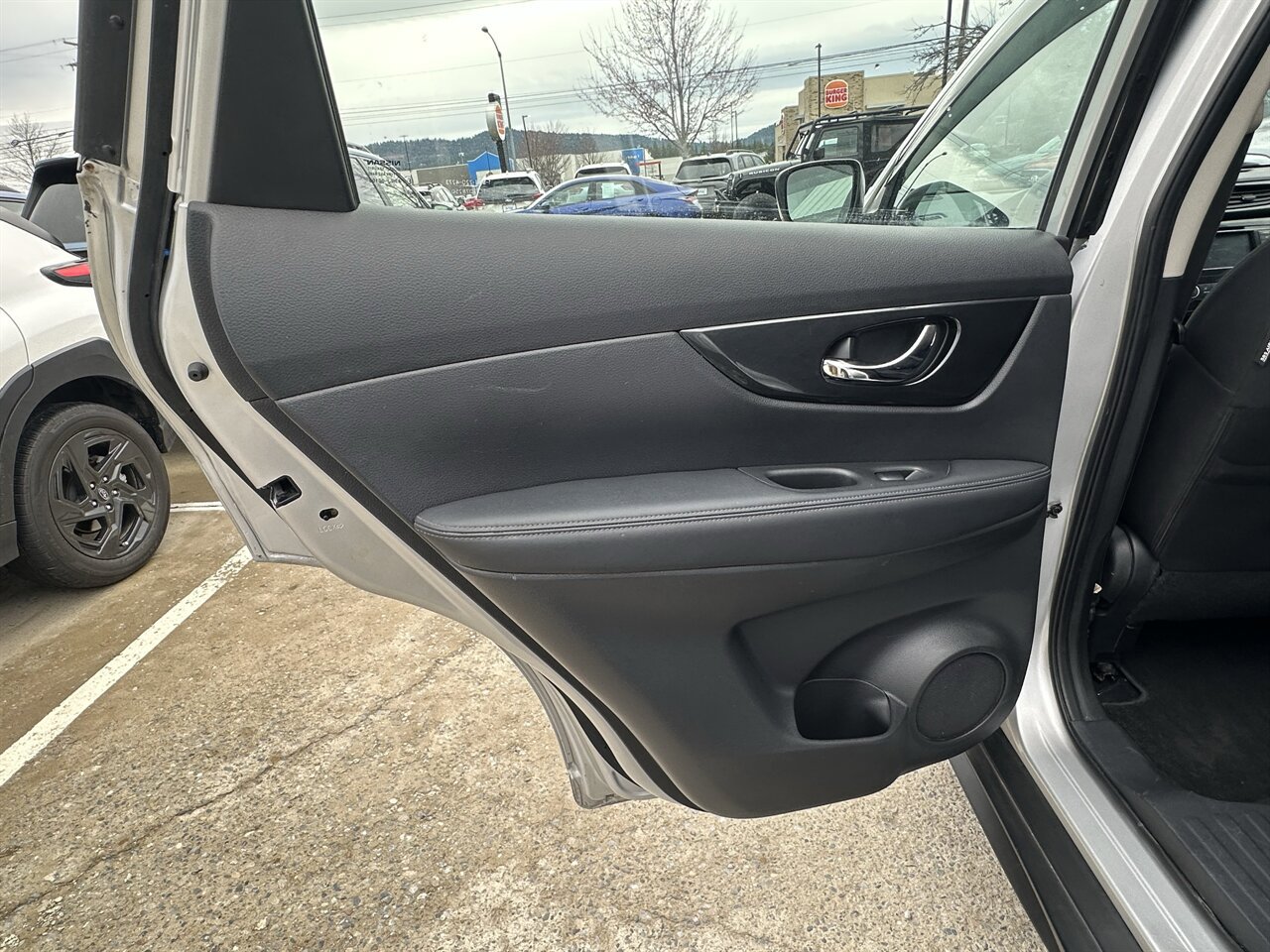 Used 2018 Nissan Rogue S image 12