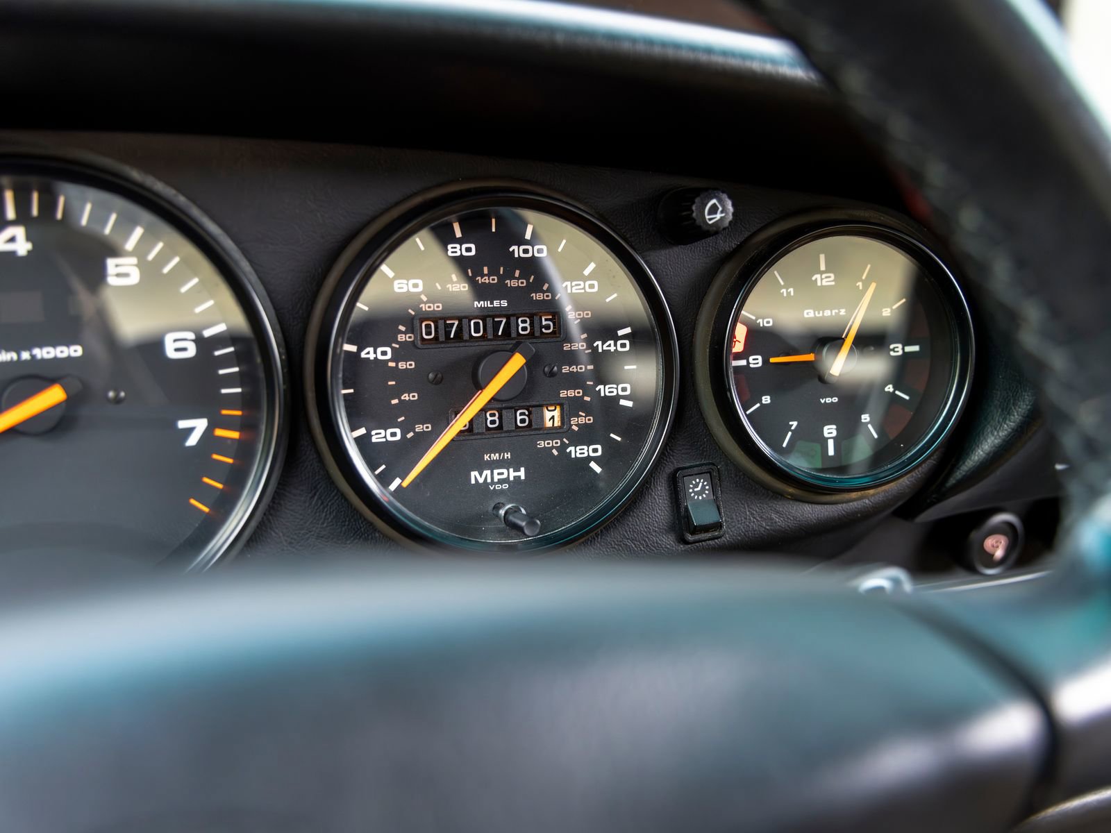 Used 1997 Porsche 911 Carrera RWD image 38