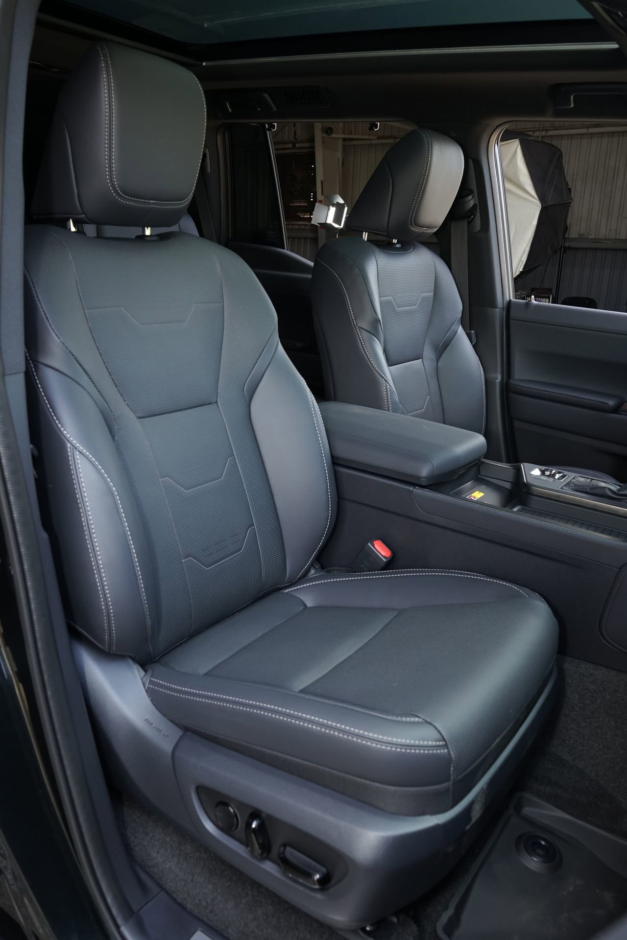 Used 2026 Lexus GX 550 w/ Cold Area Package AWD/4WD image 10