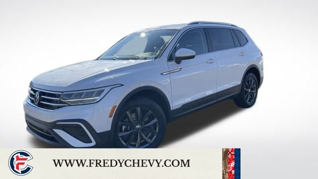 Used 2023 Volkswagen Tiguan SE image 3